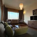 Retro Modern 2Br Apt In Downtown - Mint Stays 63