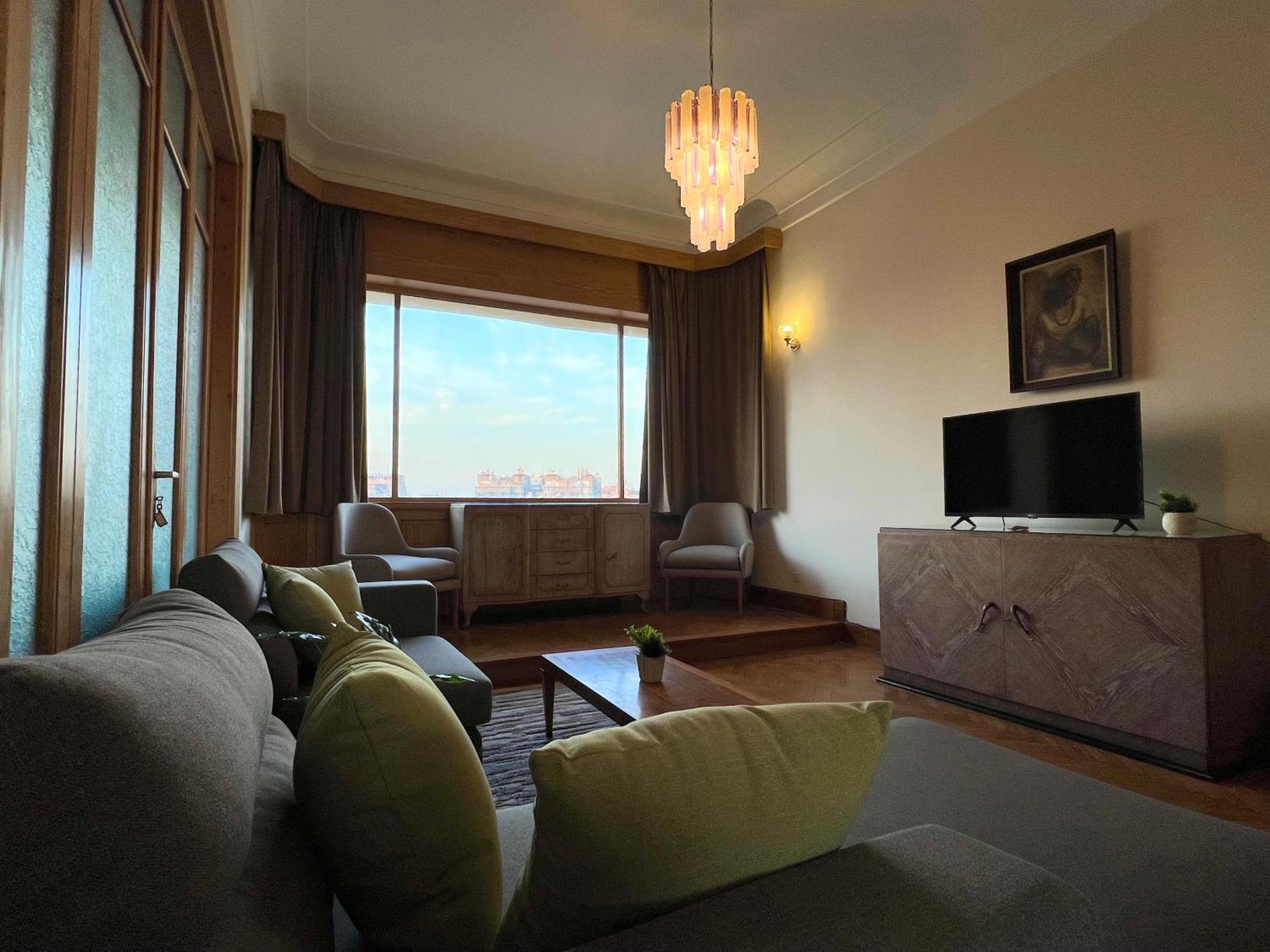 Retro Modern 2br In Downtown - Mint 63 Cairo