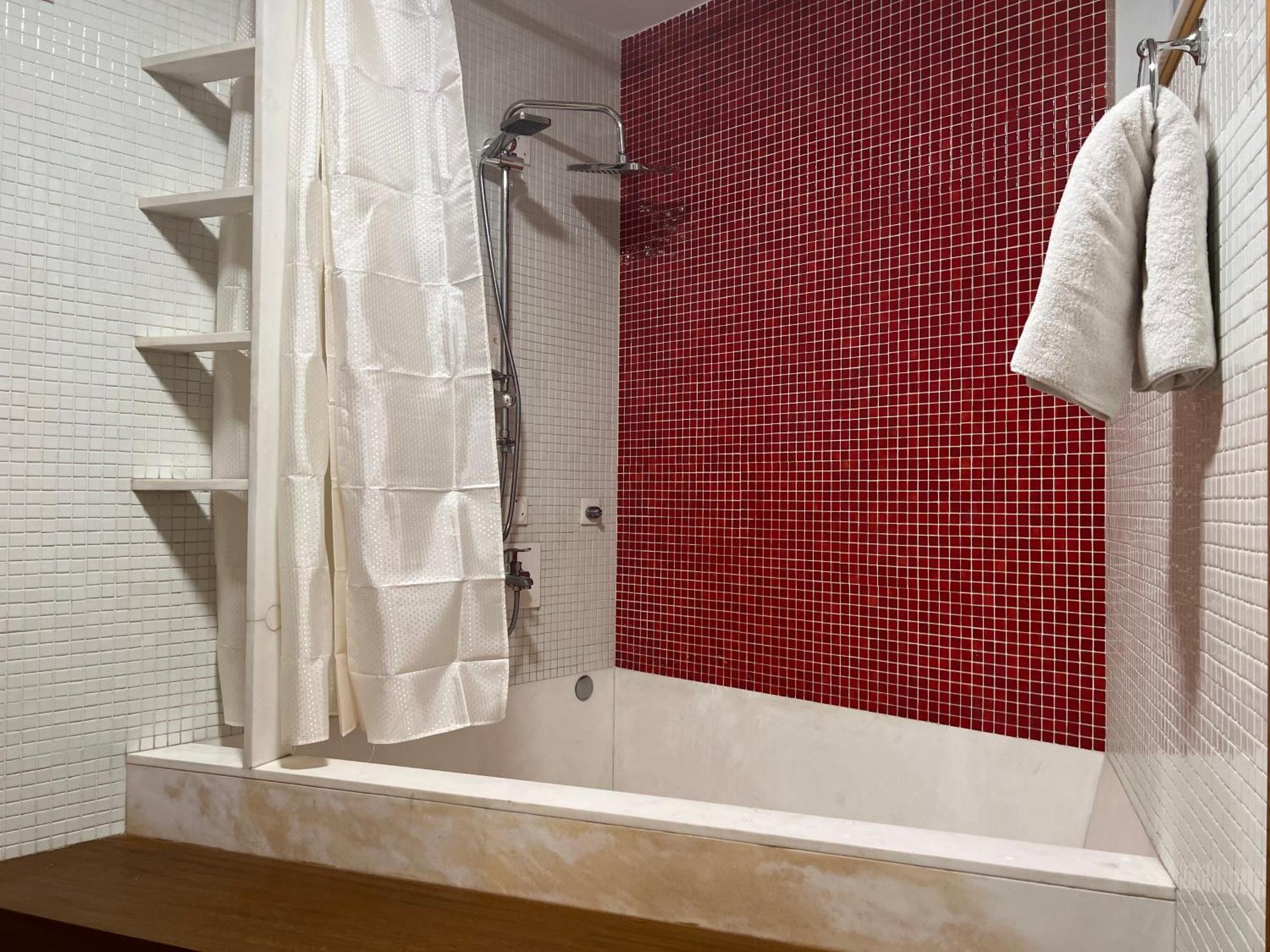 Retro Modern 2br In Downtown - Mint 63 Cairo